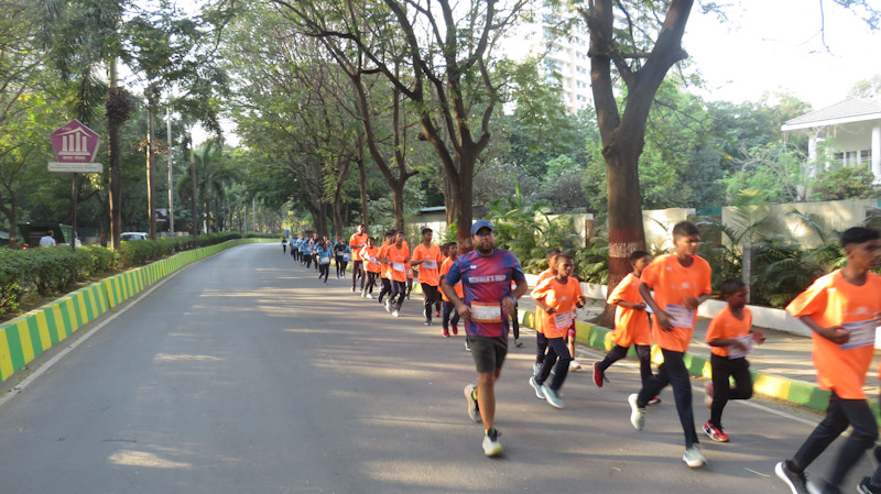 Runners on the route